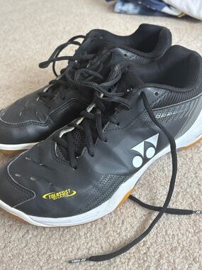Yonex Men’s Black Indoor Athletic Shoes with Gum Outsole and Toe Assist
